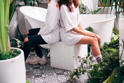 Tình yêu của số 8 không chỉ là cảm xúc mà còn là sự tận tụy và hy sinh. Họ luôn sẵn sàng làm mọi điều có thể để tình cảm này ngày càng sâu sắc và vững bền.