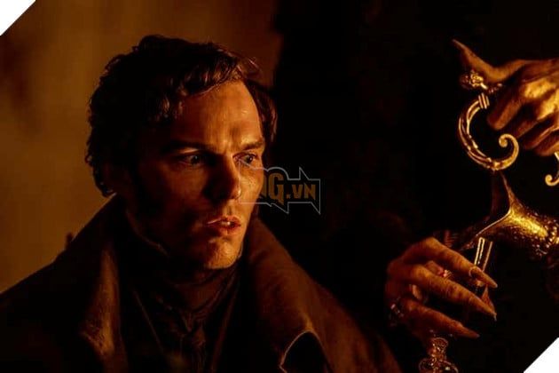 Đạo diễn Nosferatu giải thích lý do nhân vật bá tước ma cà rồng Orlok uống máu từ ngực 2
