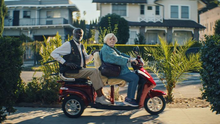 Richard Roundtree và June Squibb trong Thelma