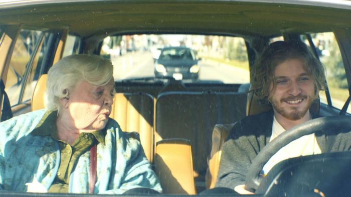 Richard Roundtree, June Squibb và Fred Hechinger trong Thelma