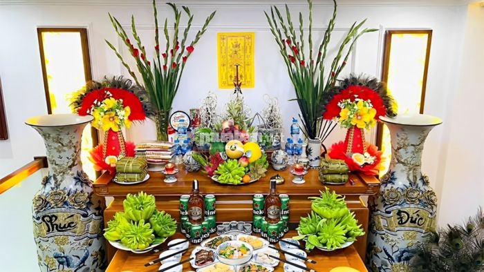 Lễ khấn gia tiên trong dịp Rằm tháng Chạp