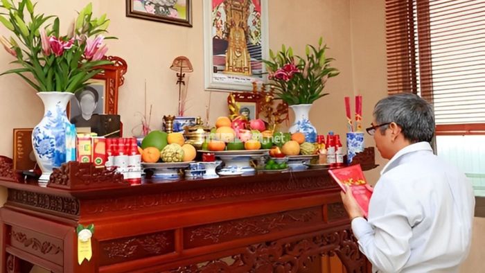 Văn khấn gia tiên vào ngày rằm tháng Giêng, tháng 7 và các ngày rằm trong năm chuẩn xác nhất