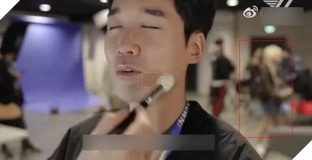Chuyện tình cảm của Faker luôn là một đề tài nóng hổi trong cộng đồng game thủ, đặc biệt là khi các tin đồn về bạn gái tin đồn của anh xuất hiện, gây nên nhiều sự tò mò và bàn tán trong giới yêu thích LMHT.