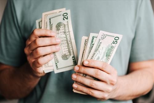 Đòi nợ người khác vào sáng sớm