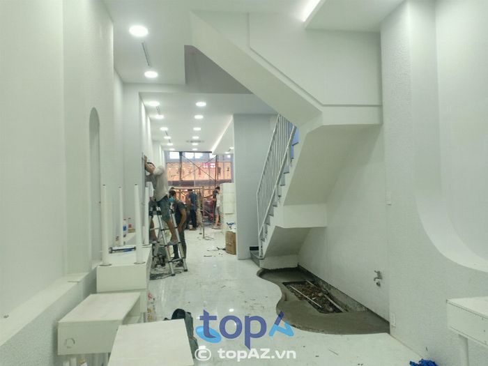 Xây Dựng Tân Hoàng Nhân là đơn vị chuyên sửa chữa và cải tạo nhà ở tại quận Bình Tân, mang đến những giải pháp tối ưu cho không gian sống của bạn.