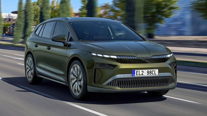 2025-Skoda-Enyaq-and-Enyaq-Coupe-Driving-1-copy.jpg