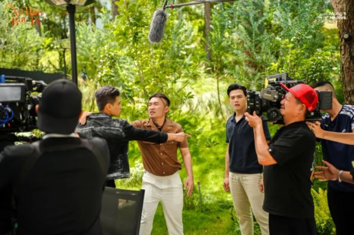 Nụ Hôn Bạc Tỷ là bước đột phá mới của bộ đôi đạo diễn Thu Trang và Tiến Luật