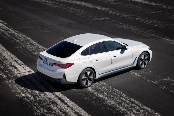 Xe điện BMW được giảm giá tới 10% giá trị xe.jpg