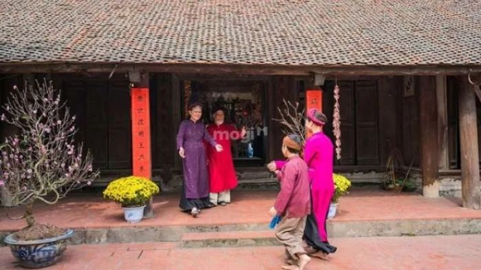 Gia chủ tuổi Tân Hợi 1971, mệnh Kim, nên lựa chọn người xông đất có mệnh Thổ để mang lại sự phù hợp và thuận lợi.