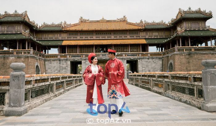 Thanh Studio Wedding là địa chỉ cho thuê áo dài cưới đẹp nổi tiếng tại Huế, được nhiều cặp đôi tin tưởng lựa chọn.