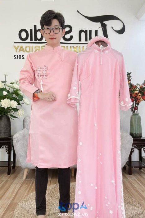 Tun Studio là cửa hàng cho thuê áo dài cưới hỏi nổi bật tại TP. Phủ Lý, được nhiều khách hàng tin tưởng lựa chọn.