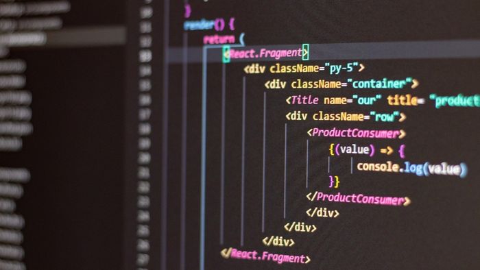 Code Blocks sở hữu giao diện với nhiều tab tiện lợi, giúp người dùng làm việc nhanh chóng và thuận tiện hơn.
