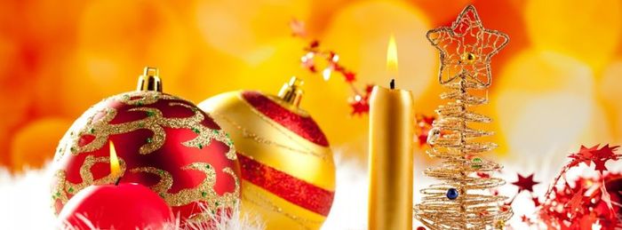 Thiết kế bìa Noel sang chảnh với gam màu vàng và xanh nổi bật