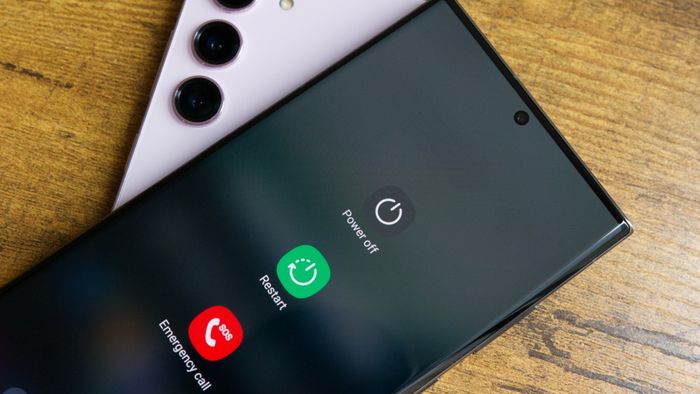 Khởi động lại điện thoại Samsung