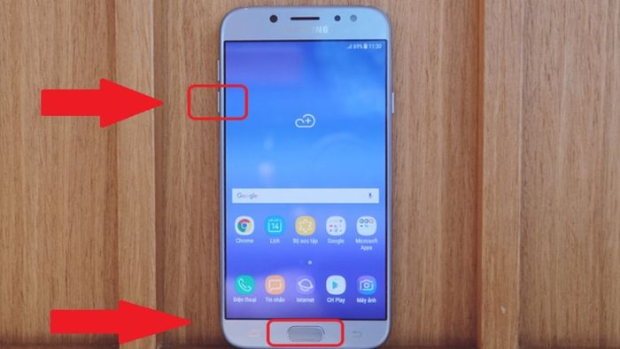 Mở nguồn Samsung bằng nút âm lượng và nút Home vật lý