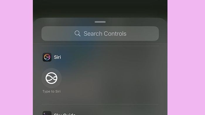 iOS 18.2 giới thiệu tính năng truy cập nhanh mới cho Type to Siri giúp người dùng dễ dàng tương tác với trợ lý ảo thông qua việc gõ văn bản.