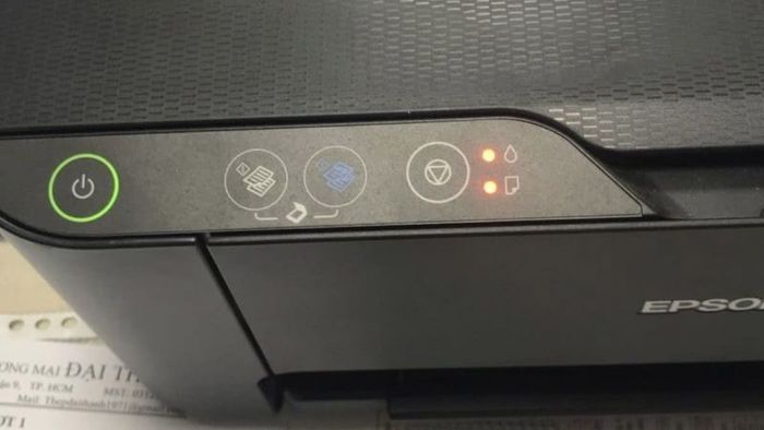 Máy in Epson báo lỗi 2 đèn đỏ: Nguyên nhân và cách khắc phục hiệu quả
