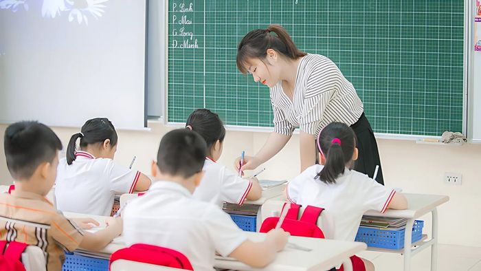 Tổ hợp A01 bao gồm những môn học nào?