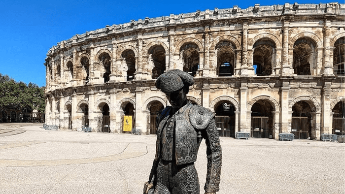 Arènes de Nîmes - điểm đến du lịch nổi tiếng tại Pháp