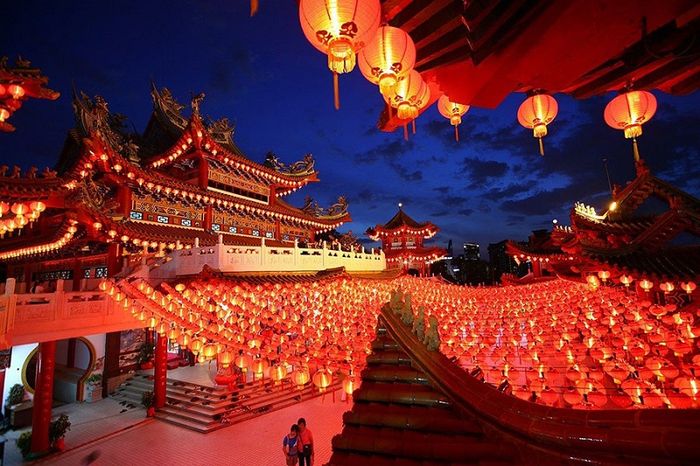 Chùa Thiên Hậu ngập tràn sắc đỏ trong dịp Tết Malaysia
