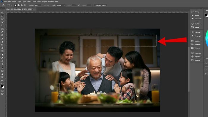 Hướng dẫn đảo ngược vùng chọn trong Photoshop bằng nhóm công cụ Marquee Tool - Bước 2 (Hình minh họa)