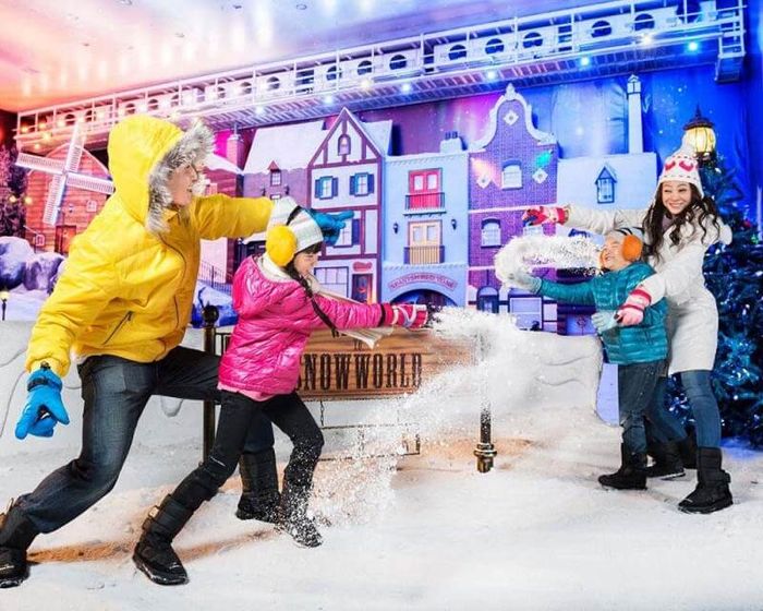 Trải nghiệm vui chơi với tuyết tại Snow World