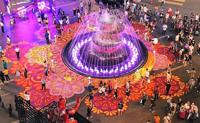 Lễ hội Hari Raya tại Malaysia luôn tràn đầy sức sống và là điểm thu hút du khách từ khắp nơi trên thế giới.