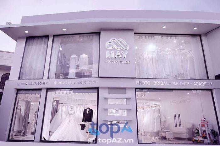 May Studio tại TP. Đông Hà là một địa chỉ nổi bật chuyên cung cấp các mẫu áo dài cưới hỏi đẹp mắt và chất lượng.