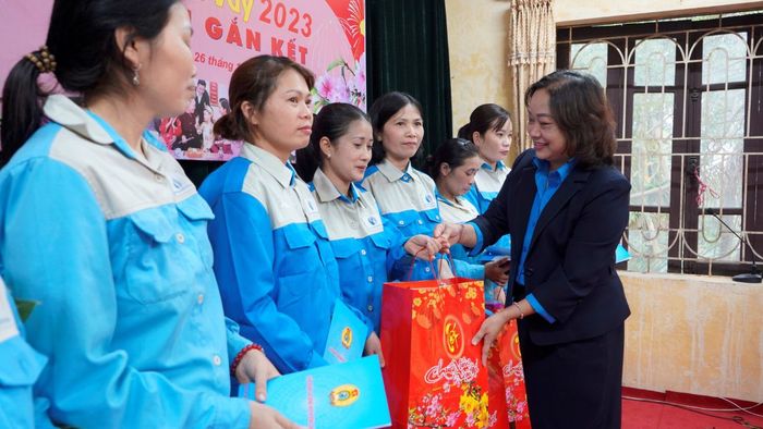 Một số món quà Tết công đoàn đầy ý nghĩa