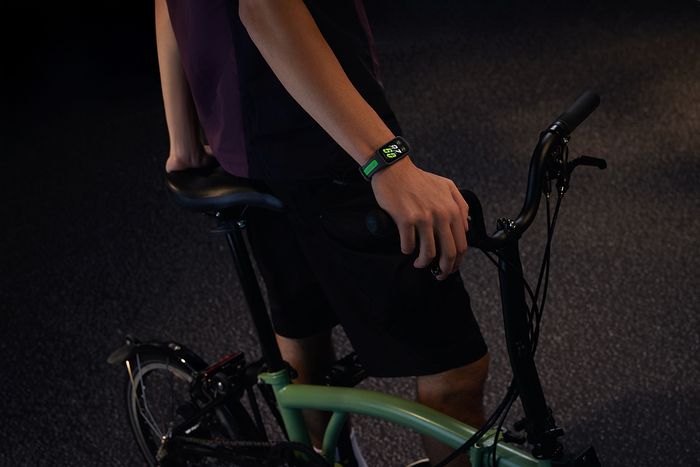 Xiaomi Smart Band 9 Active trang bị nhiều tính năng hiện đại giúp theo dõi sức khỏe người dùng hiệu quả hơn.