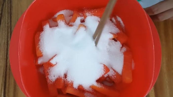 Hình ảnh minh họa cho bước 2 trong cách làm mứt đu đủ chín