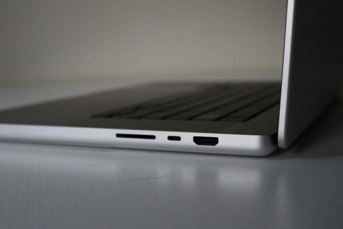 Liệu bạn có nên loại bỏ cáp HDMI để đảm bảo an toàn không?