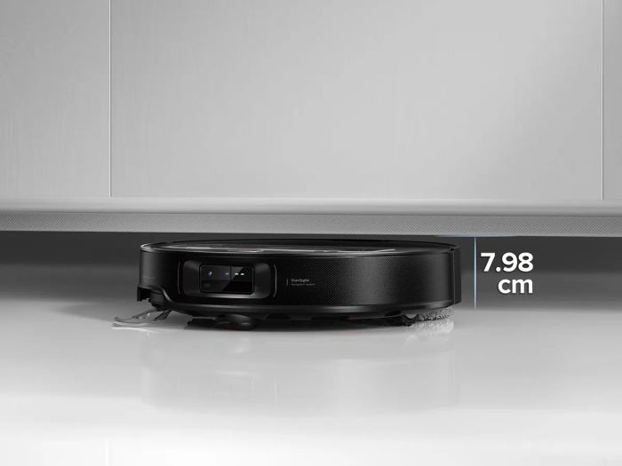 Với chiều cao chưa đến 8cm, Saros Z70 có thể dễ dàng di chuyển dưới gầm ghế sofa.