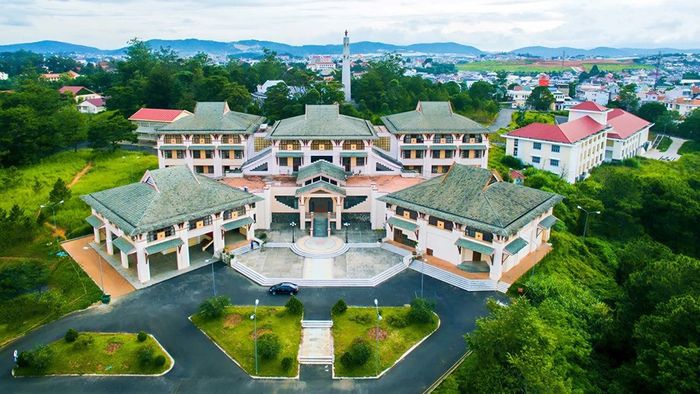 Các trường đại học ở các tỉnh thành khác trên cả nước xét tuyển khối D15