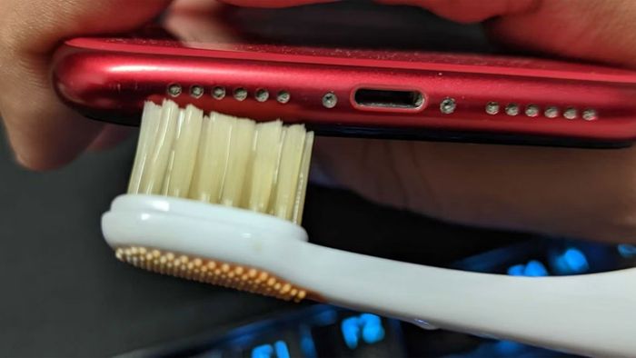 Để khắc phục tình trạng loa iPhone bị nhỏ tiếng hoặc mất tiếng khi gọi, bạn có thể thử một số phương pháp sửa chữa hiệu quả.