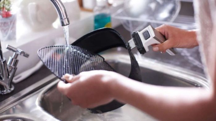 Các bước chuẩn bị trước khi sử dụng nồi chiên không dầu.
