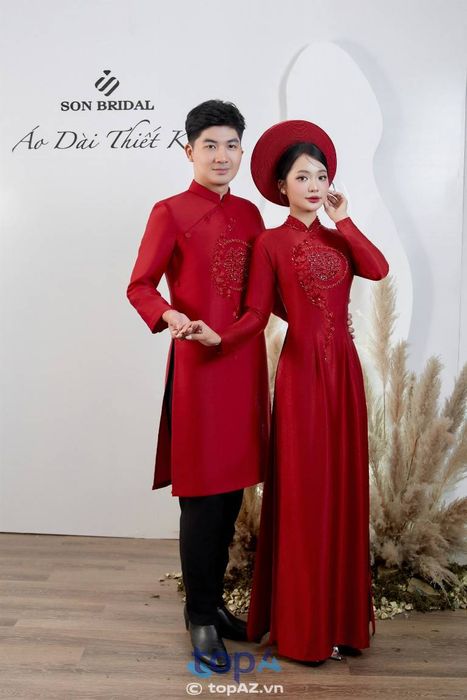 Cửa hàng cho thuê áo dài cưới hỏi Son Studio tại TP. Tân Uyên là điểm đến không thể bỏ qua cho các cặp đôi chuẩn bị cưới.