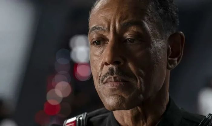 Người Mandalorian (2019) là một phần không thể thiếu trong vũ trụ Star Wars, nơi Giancarlo Esposito tham gia.