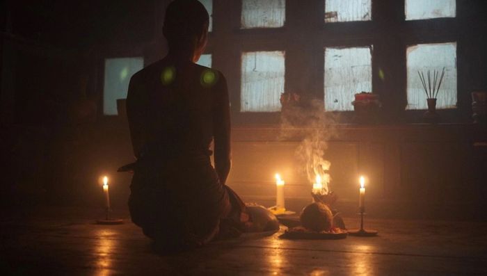 Một bộ phim chú trọng xây dựng không khí rùng rợn thay vì chỉ dồn vào những cảnh hù dọa sáo rỗng.