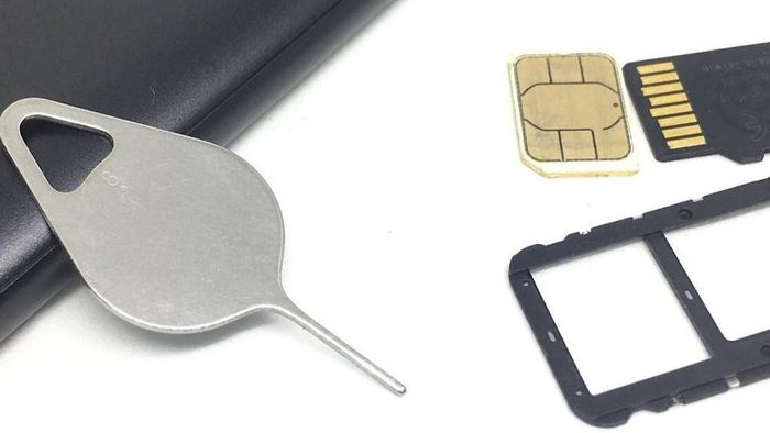 Hướng dẫn tháo lắp SIM trên iPhone đúng chuẩn - bước 1