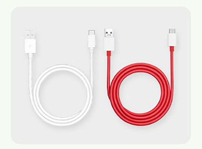 Khách hàng sẽ nhận được cáp chính hãng miễn phí khi thay pin