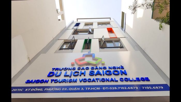 Trường Cao đẳng nghề du lịch Sài Gòn là địa chỉ đào tạo nghề bếp uy tín, cung cấp những khóa học chuyên sâu về ẩm thực và quản lý nhà hàng.