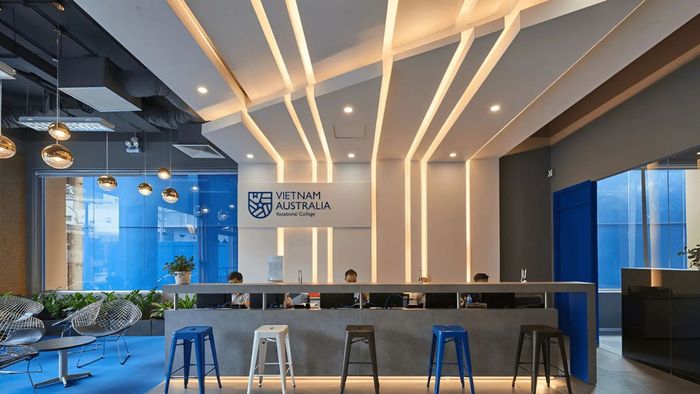 Trường Trung cấp nghề quản lý khách sạn Việt Úc đào tạo các chương trình nấu ăn chuyên nghiệp, mang đến cho học viên môi trường học tập chuẩn quốc tế và cơ hội phát triển nghề nghiệp trong ngành khách sạn và ẩm thực.