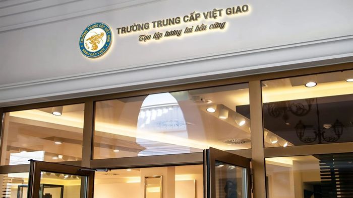 Trường đào tạo nghề nấu ăn: Trường Trung Cấp Việt Giao
