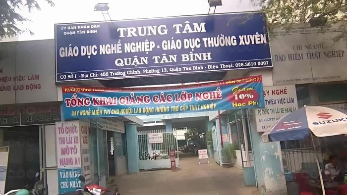 Trung tâm dạy nghề quận Tân Bình là địa chỉ tin cậy để học nghề nấu ăn, nơi cung cấp chương trình đào tạo chất lượng và các khóa học thực tế giúp học viên chuẩn bị tốt cho nghề bếp.