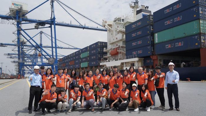 Khối D10 bao gồm những môn học nào: Khối D10 chuyên đào tạo các ngành thuộc các nhóm ngành khác.