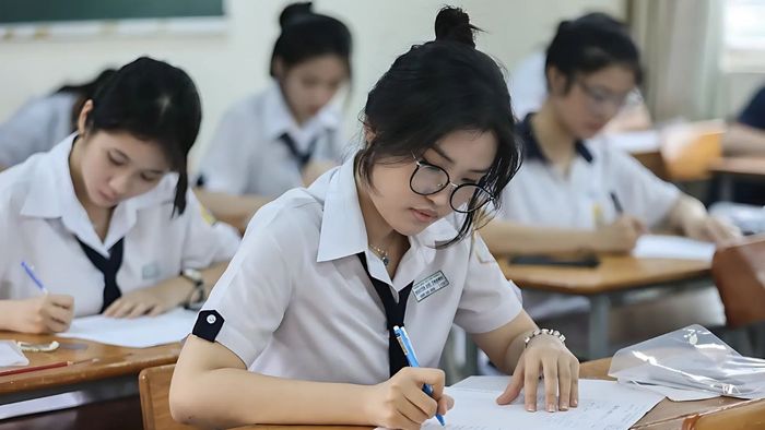 Khối D10 là tổ hợp môn học như thế nào?