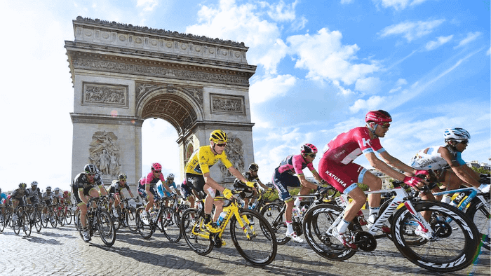 Tour de France – Lễ hội thể thao nổi tiếng ở Pháp, thu hút hàng triệu người tham gia và theo dõi mỗi năm, là sự kiện không thể bỏ lỡ đối với những ai yêu thích xe đạp và muốn trải nghiệm những thử thách khó quên.