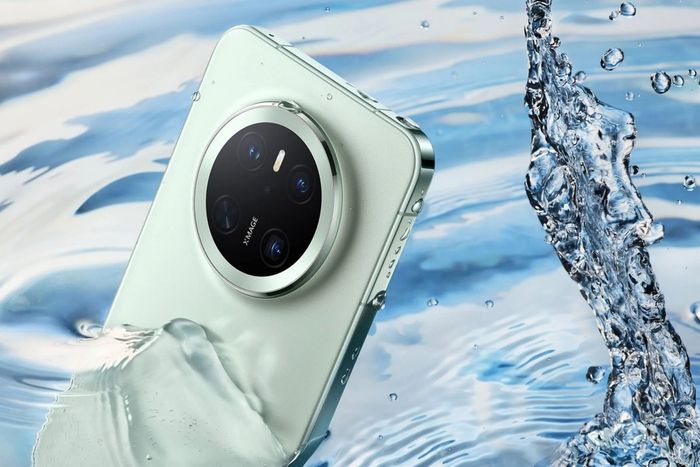 Flagship mới của Huawei có khả năng kháng nước vượt trội.