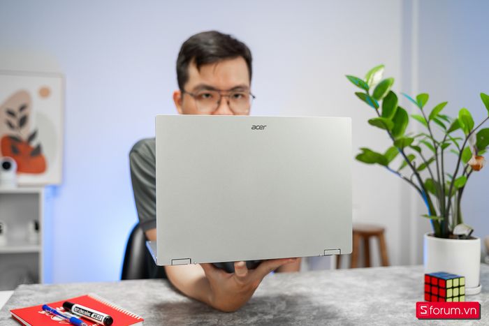 Acer Aspire 3 Spin A3SP14-31PT-387Z mang thiết kế bắt mắt